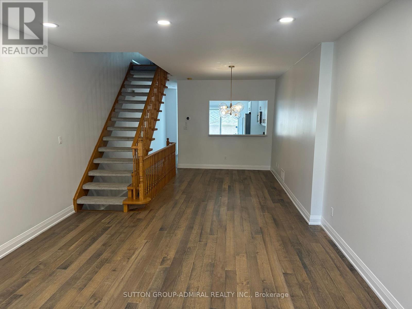 14 - 757 Sheppard--main Avenue W Property Photo 4