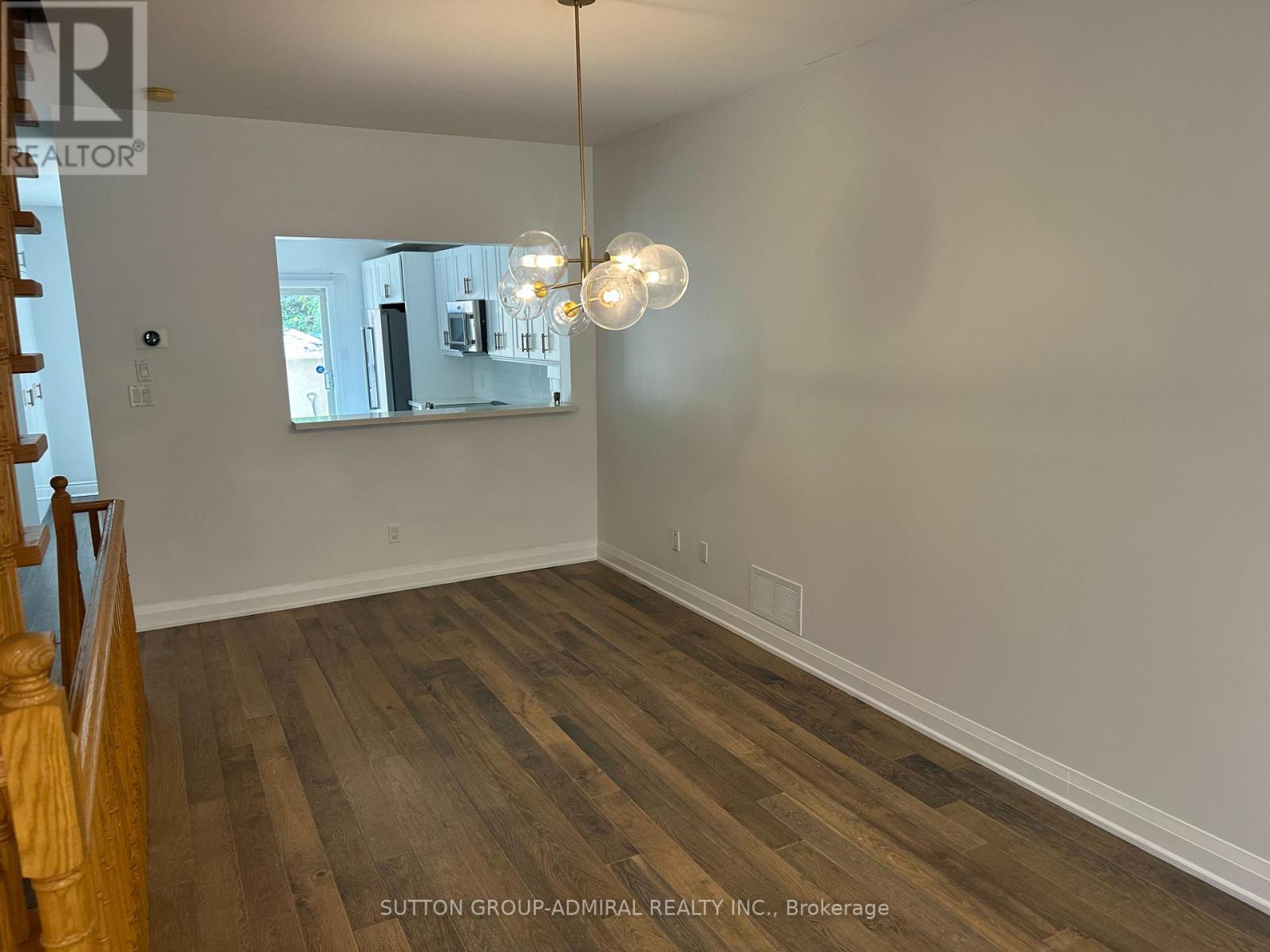 14 - 757 Sheppard--main Avenue W Property Photo 5