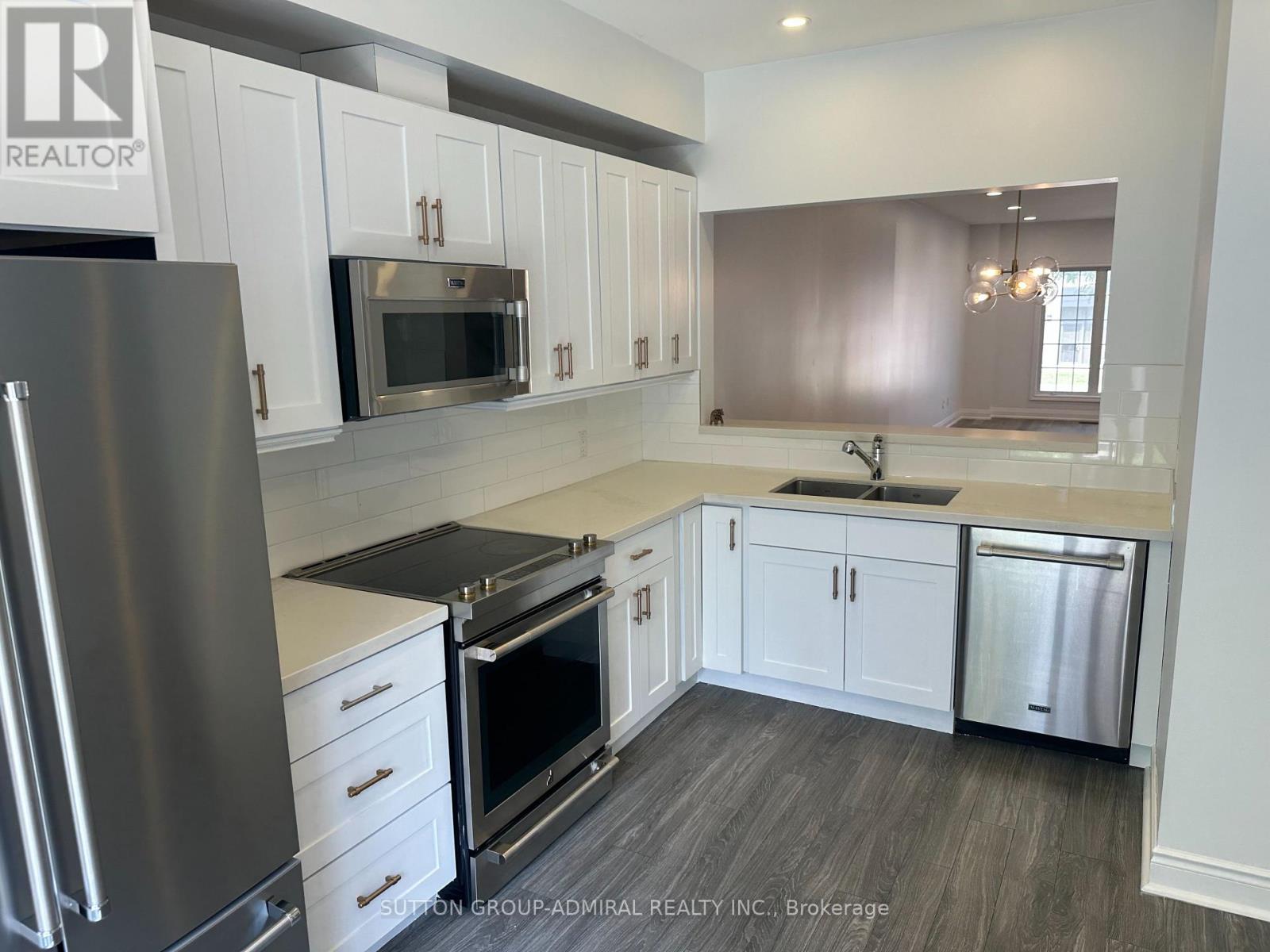 14 - 757 Sheppard--main Avenue W Property Photo 11