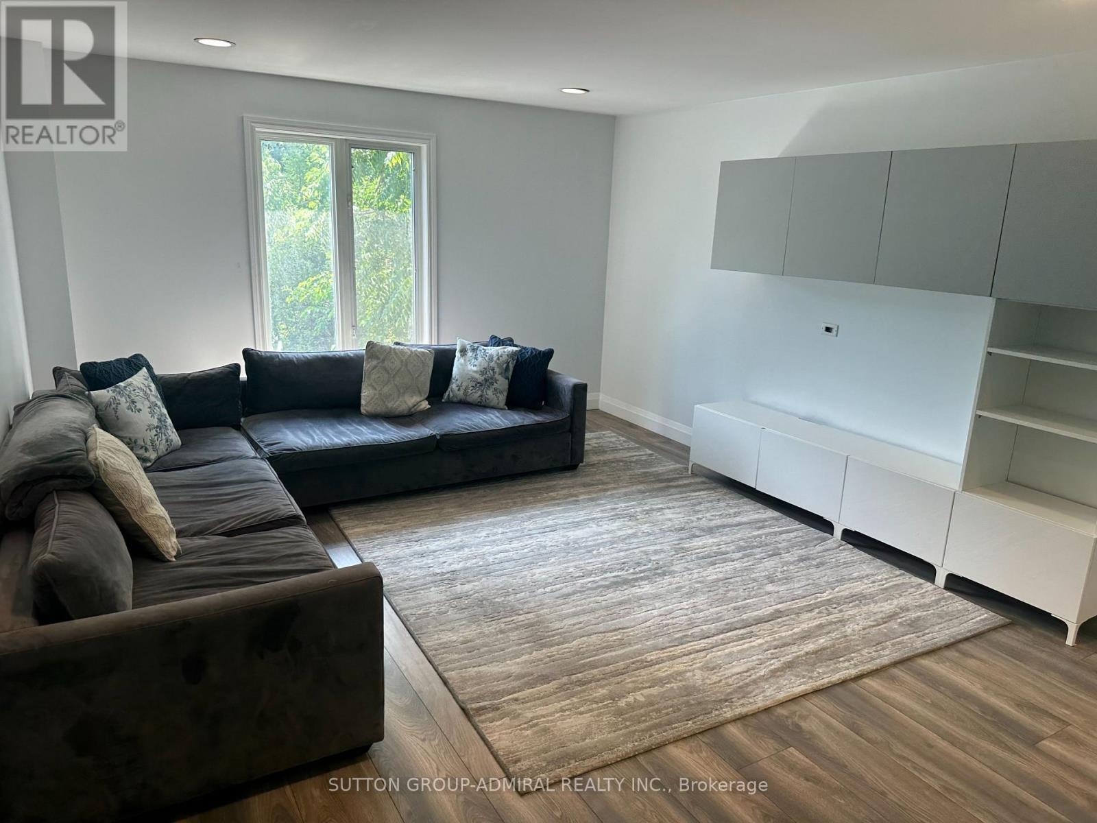 14 - 757 Sheppard--main Avenue W Property Photo 12