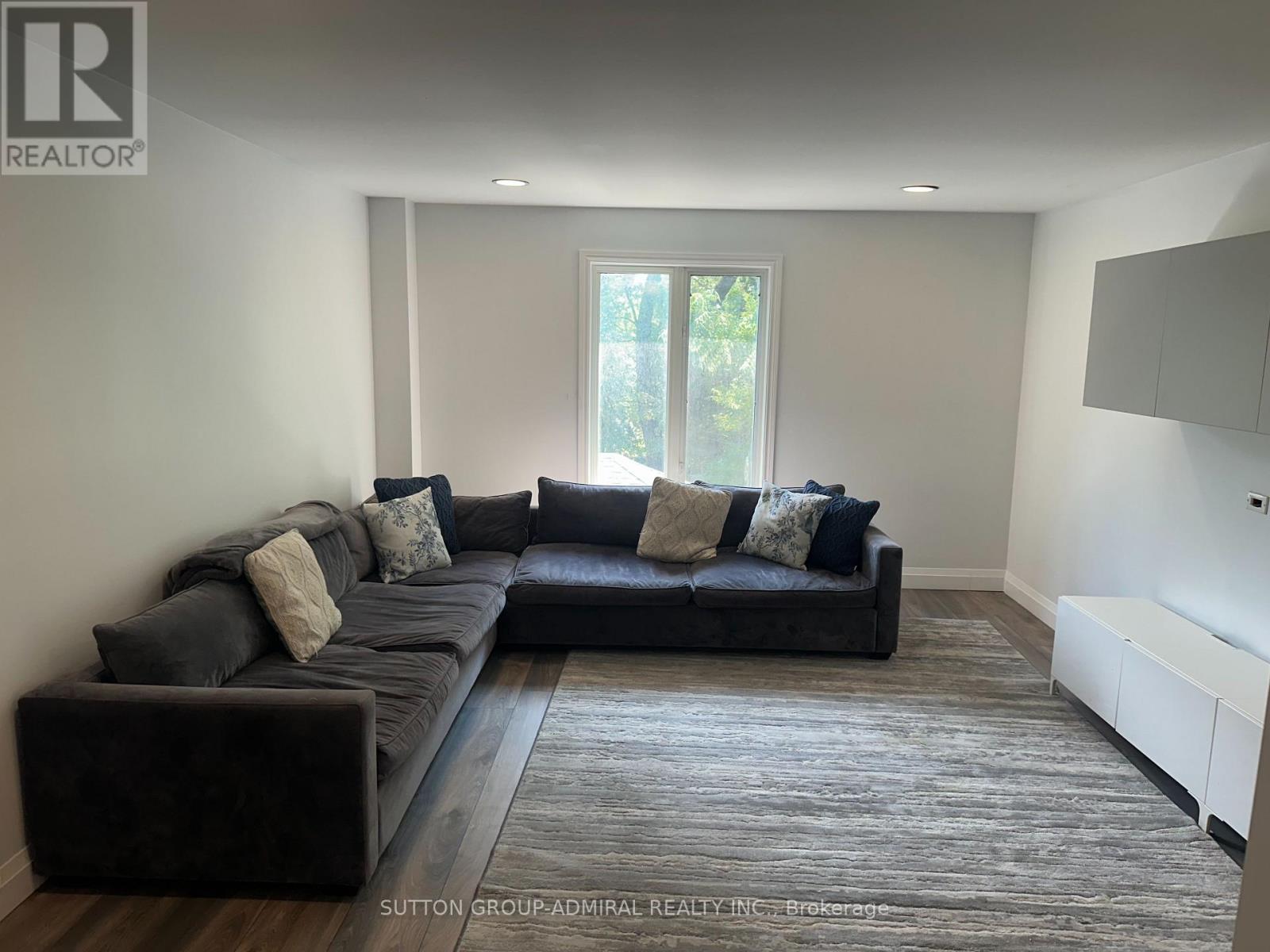 14 - 757 Sheppard--main Avenue W Property Photo 13