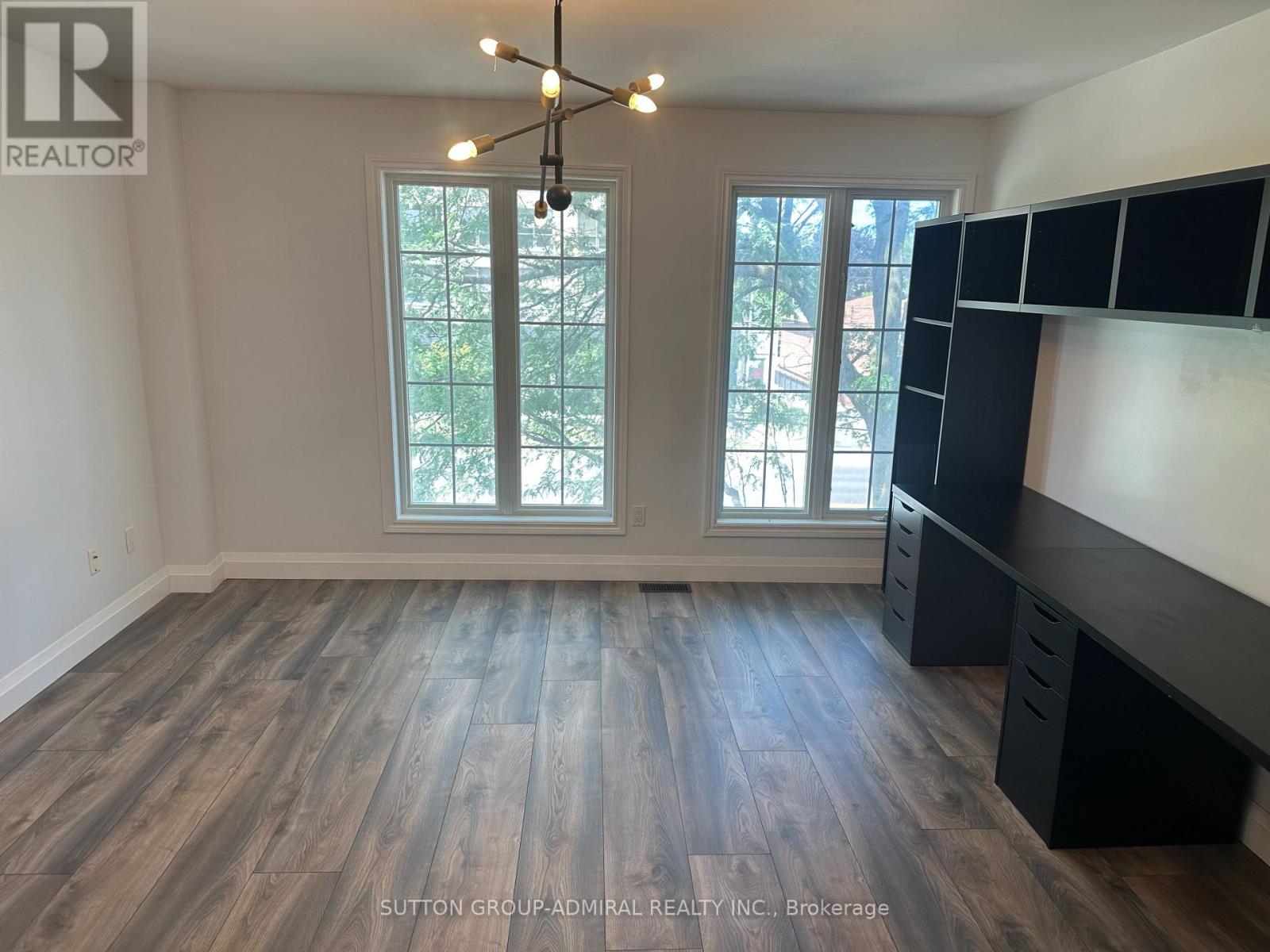 14 - 757 Sheppard--main Avenue W Property Photo 18