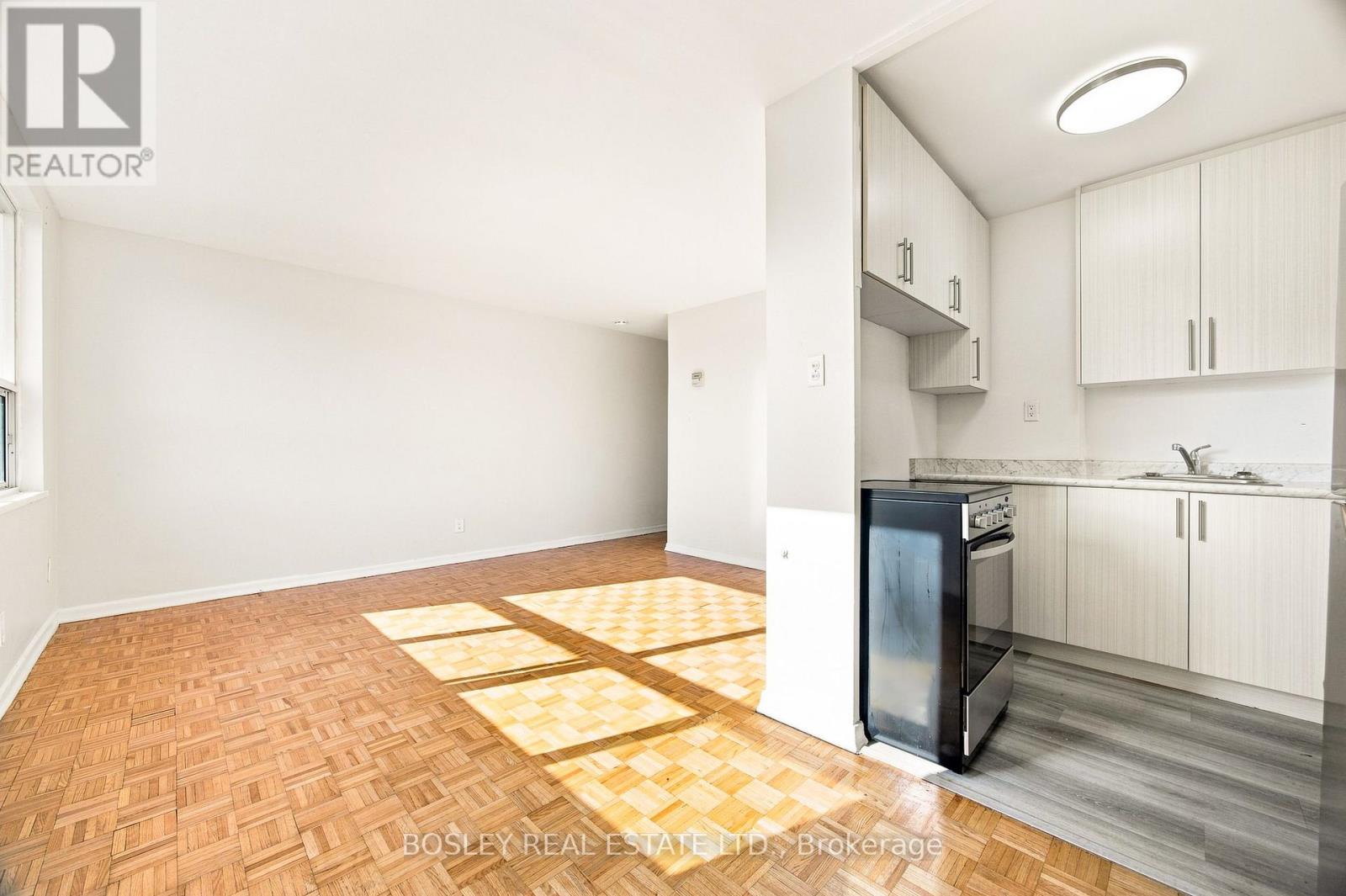 310 - 85 Lawton Boulevard Property Photo 6