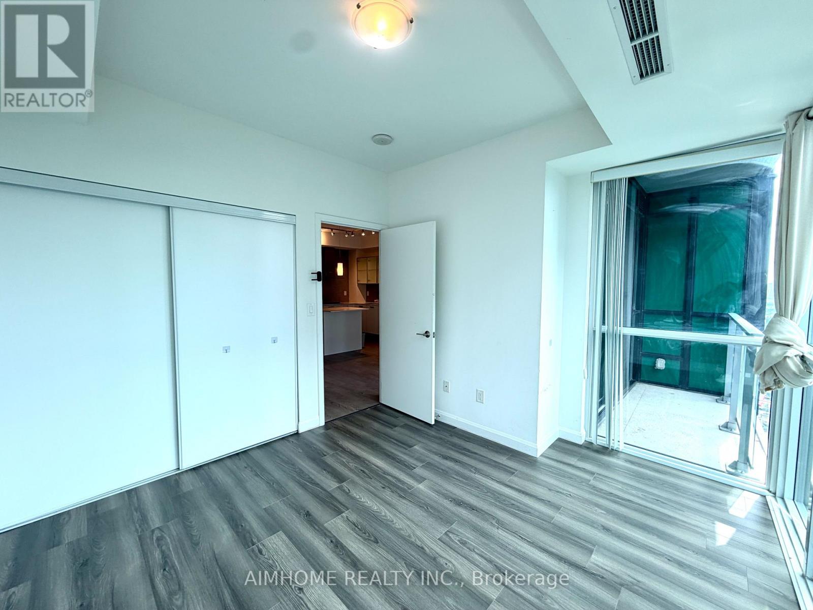 3104 - 9 Bogert Avenue Property Photo 9