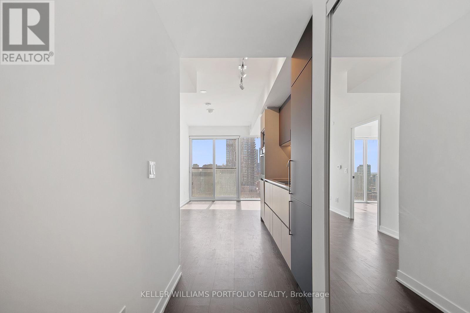 1816 - 319 Jarvis Street Property Photo 2