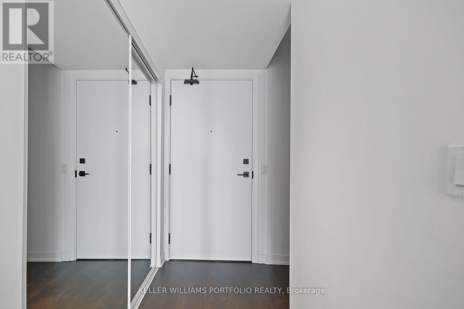 1816 - 319 Jarvis Street Property Photo 3