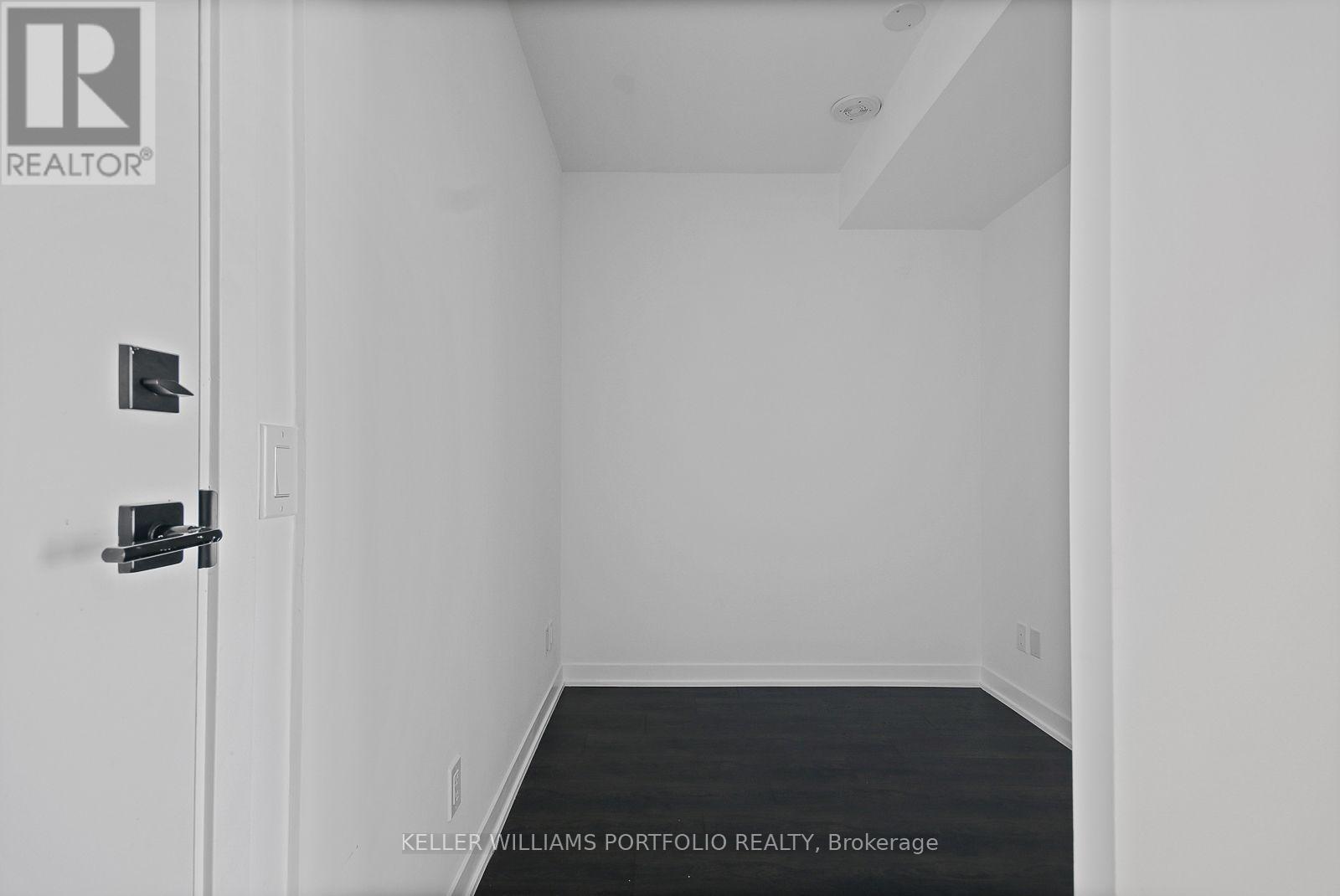 1816 - 319 Jarvis Street Property Photo 4