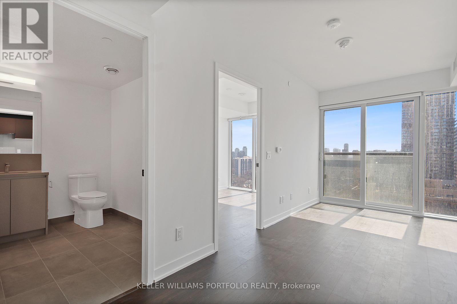 1816 - 319 Jarvis Street Property Photo 7