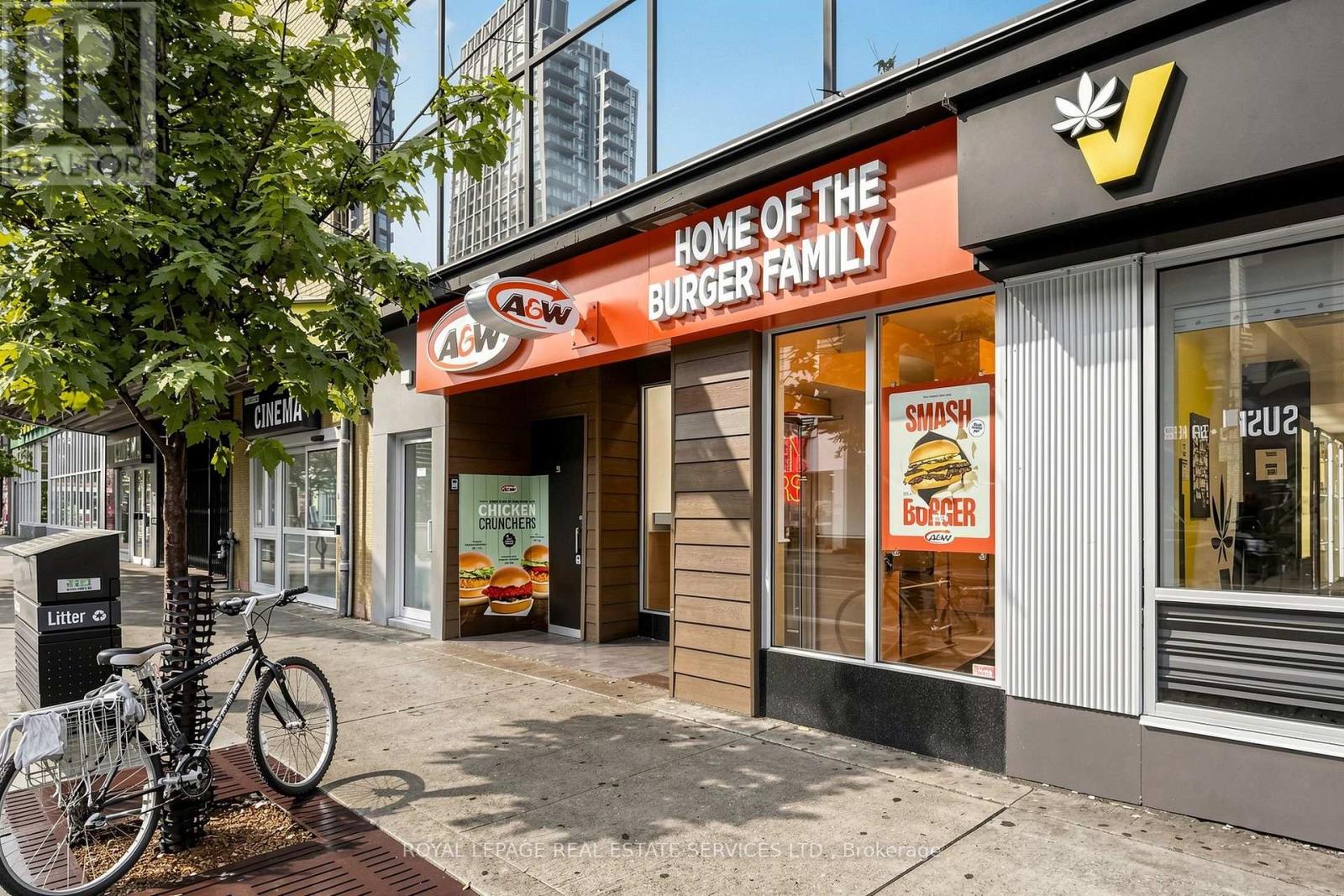 500 BLOOR STREET W Property Photo 1