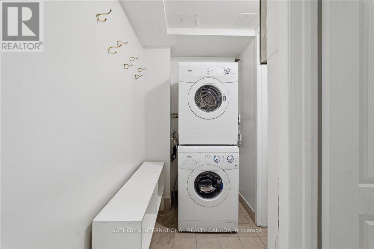 Lower Unit - 33 Rose Avenue Property Photo 8