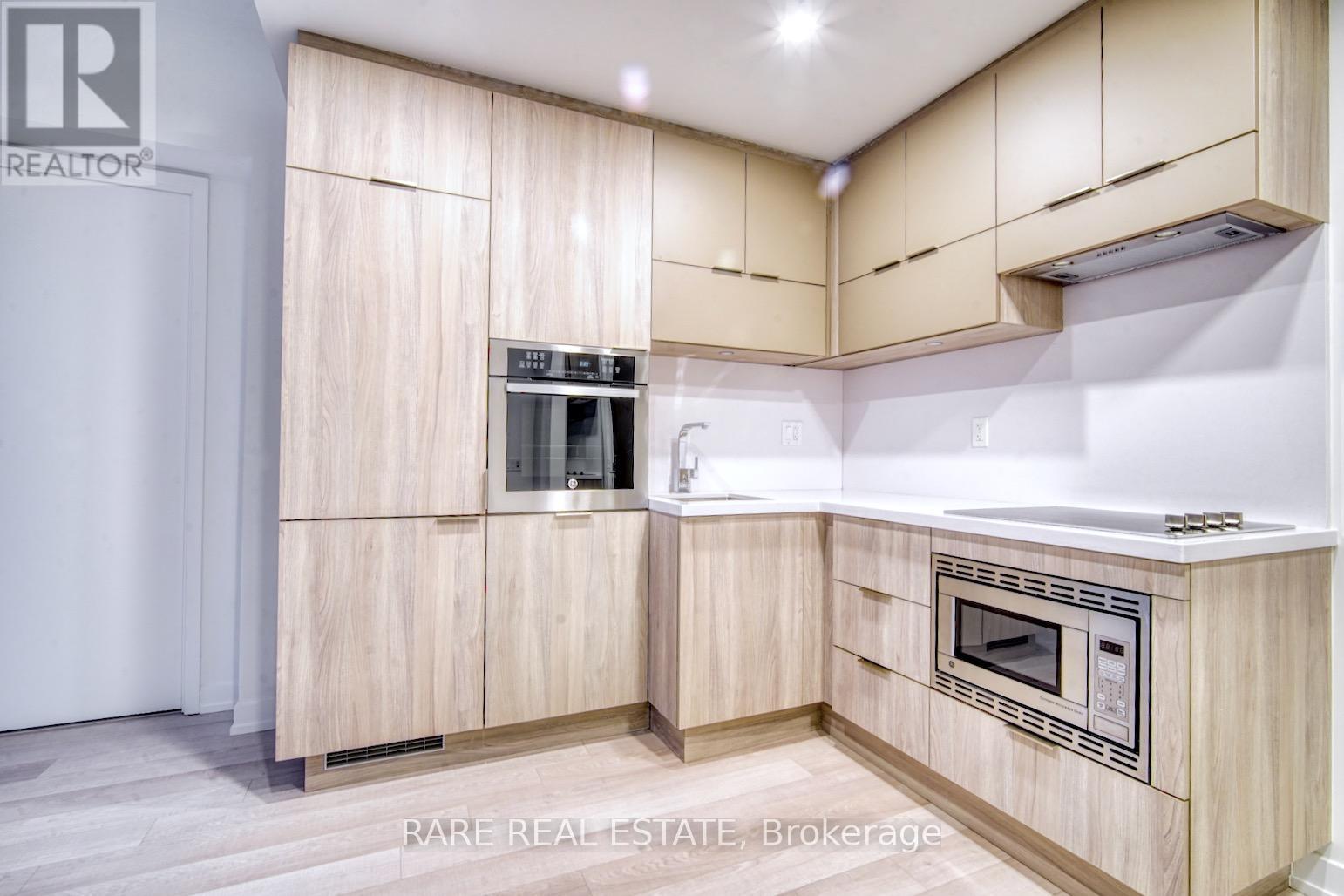 1806 - 39 Roehampton Avenue Property Photo 2