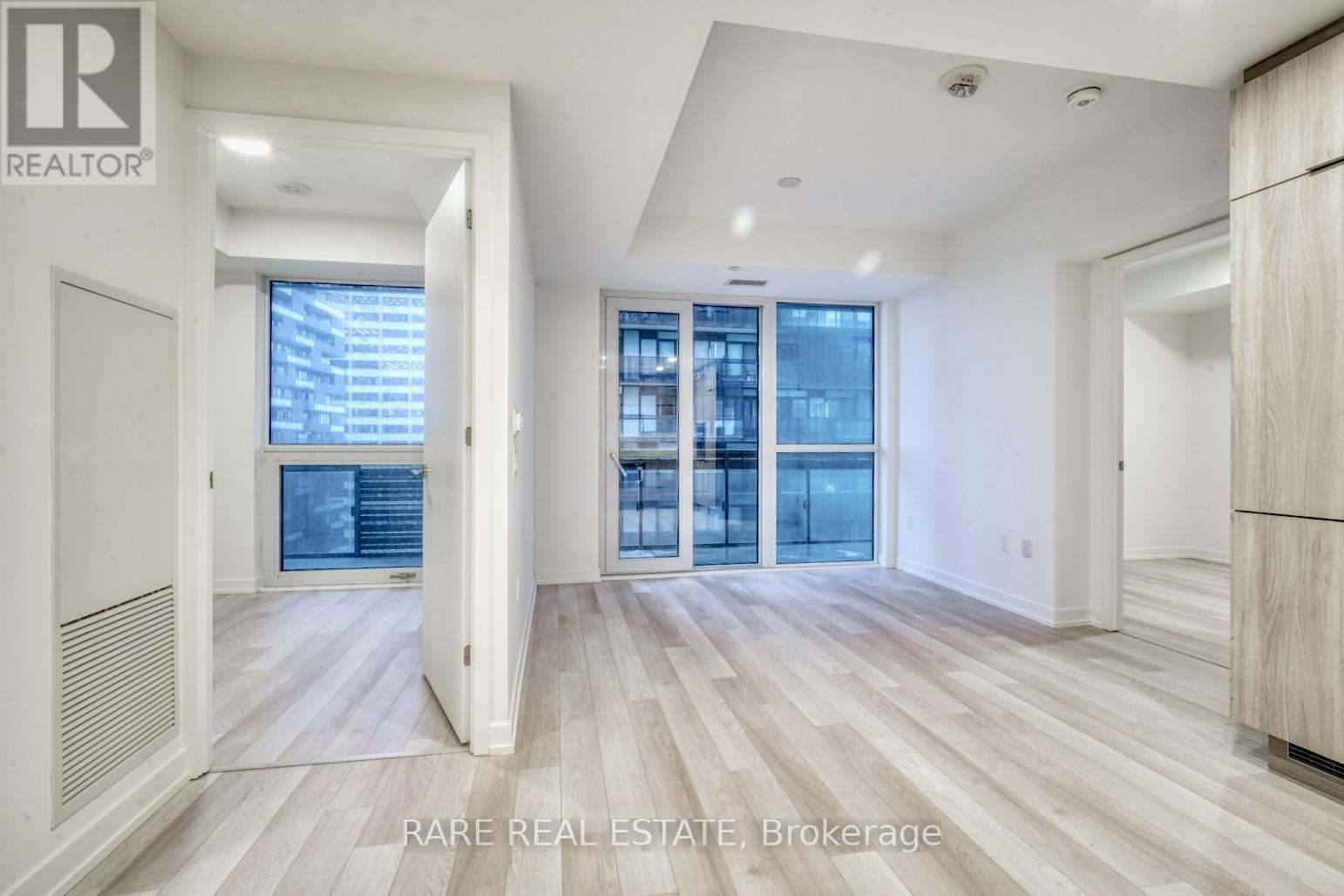 1806 - 39 Roehampton Avenue Property Photo 3