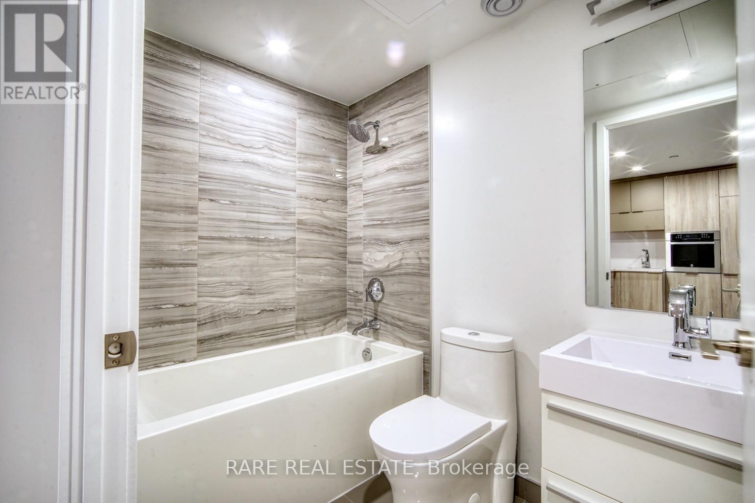 1806 - 39 Roehampton Avenue Property Photo 7