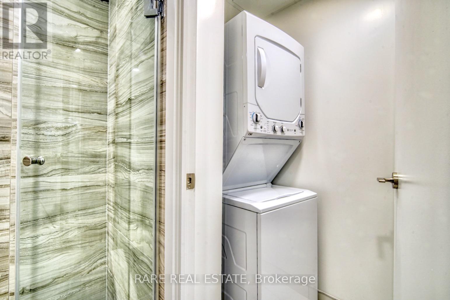 1806 - 39 Roehampton Avenue Property Photo 9
