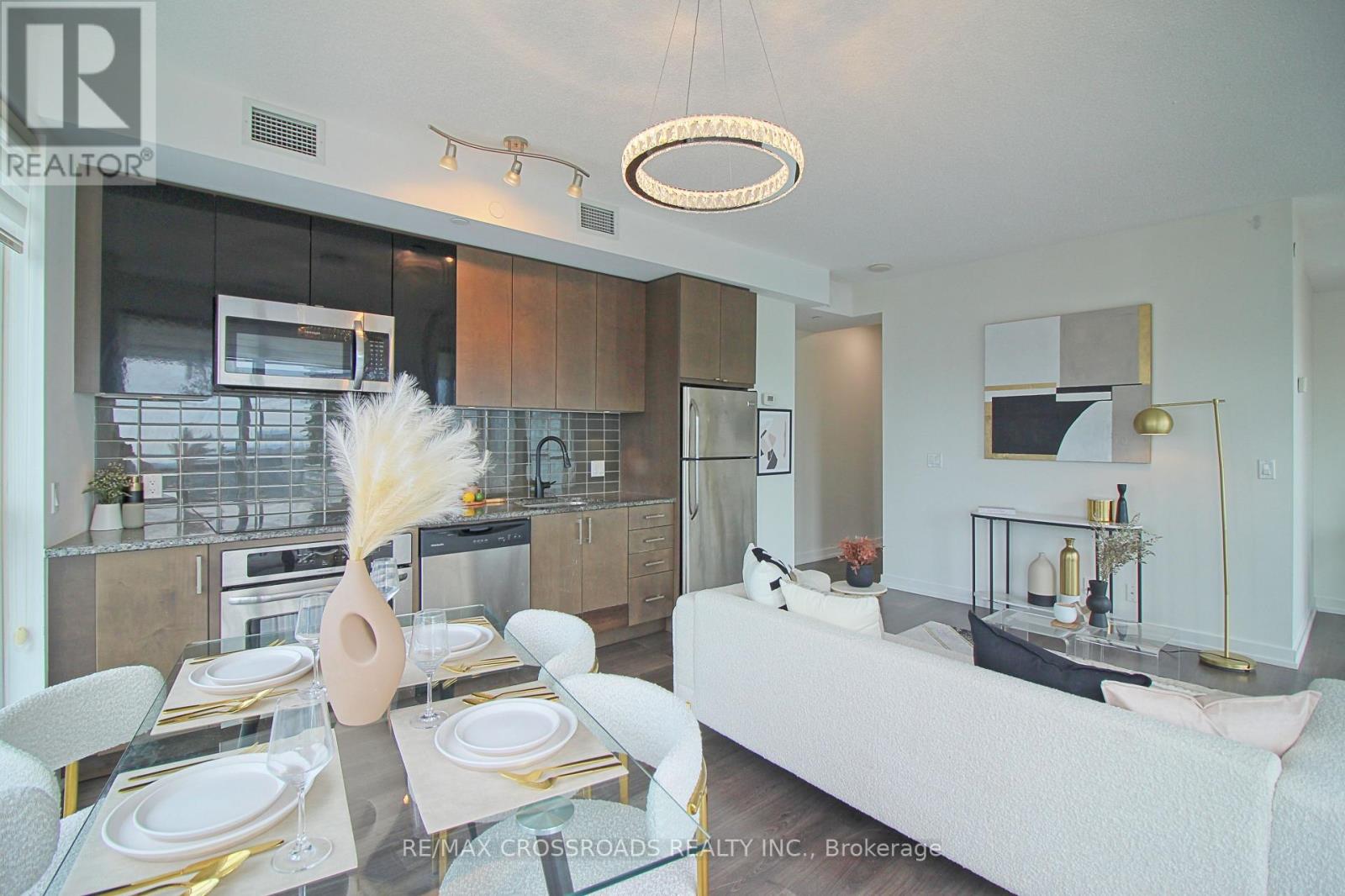 2202 - 89 Dunfield Avenue Property Photo 11