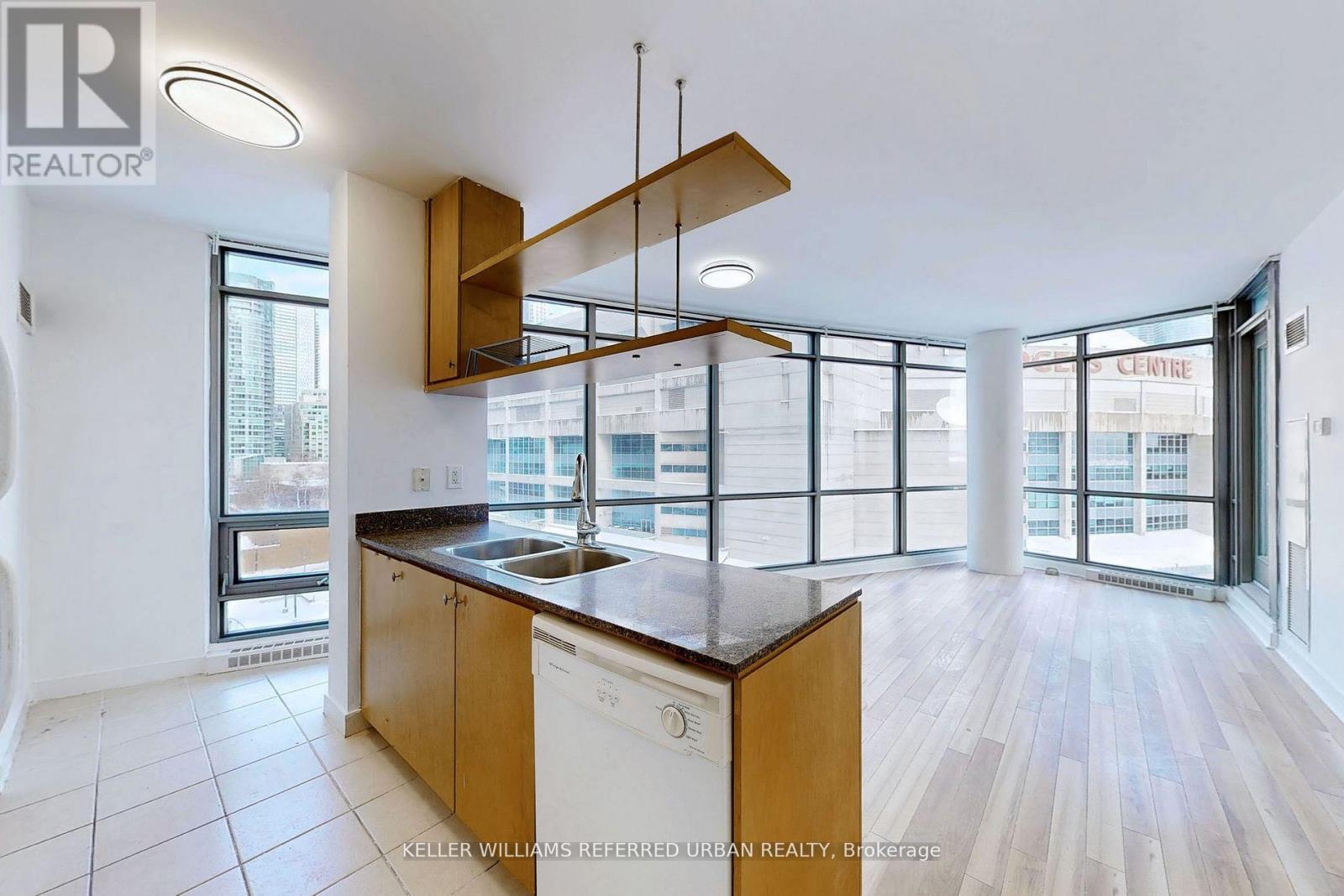 708 - 3 Navy Wharf Court Property Photo 8