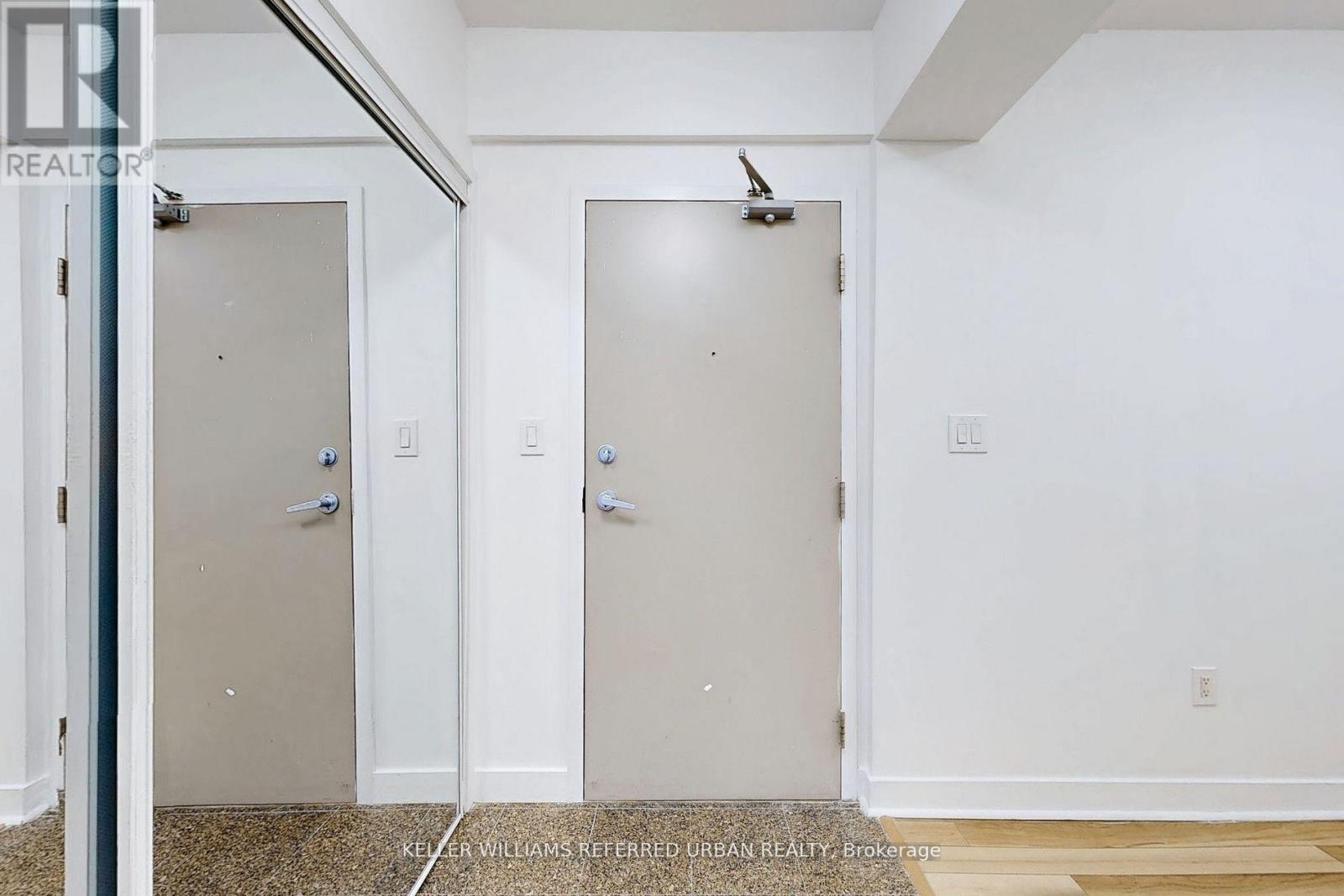 708 - 3 Navy Wharf Court Property Photo 20