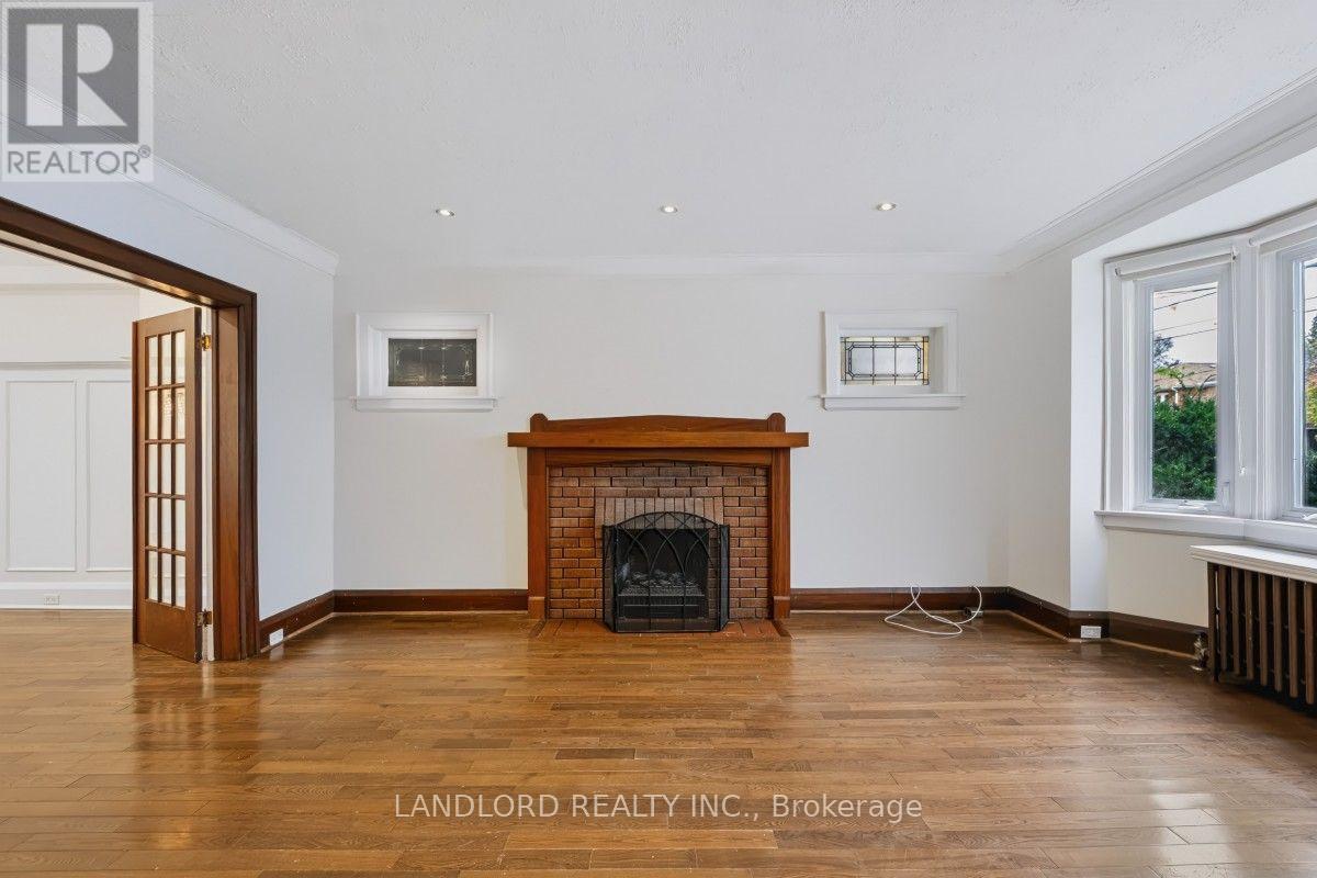 159 Lawrence Avenue W Property Photo 3