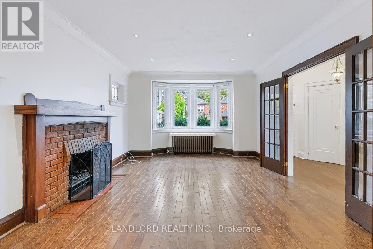 159 Lawrence Avenue W Property Photo 4