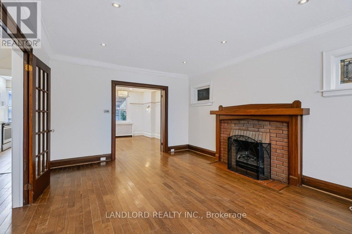 159 Lawrence Avenue W Property Photo 5
