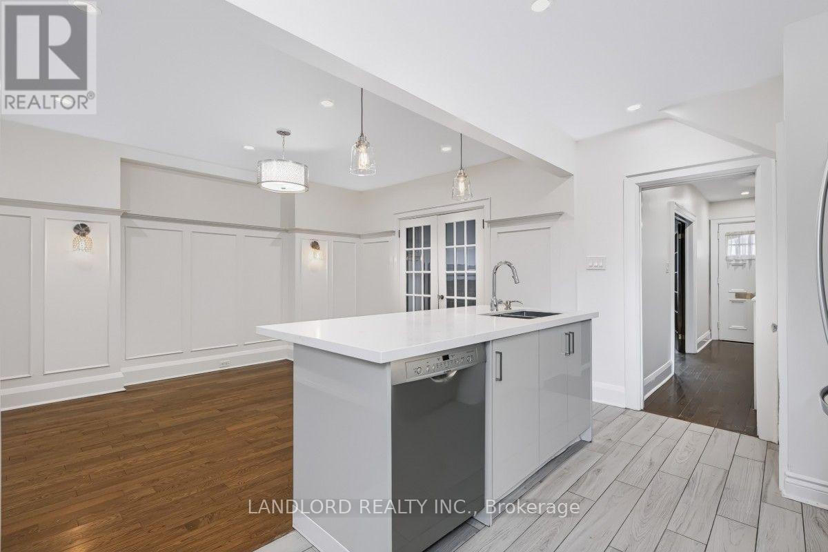 159 Lawrence Avenue W Property Photo 12