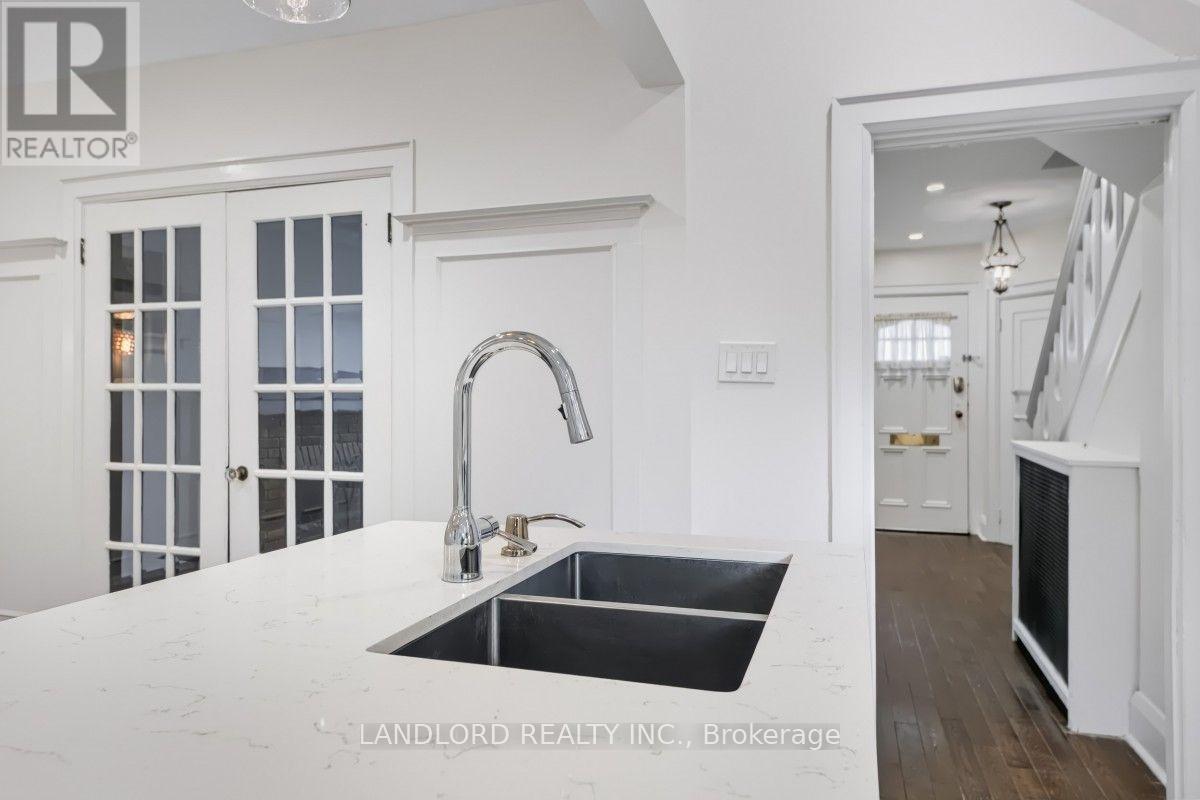 159 Lawrence Avenue W Property Photo 14