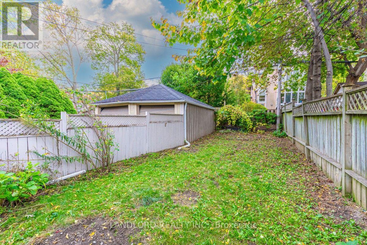 159 Lawrence Avenue W Property Photo 31