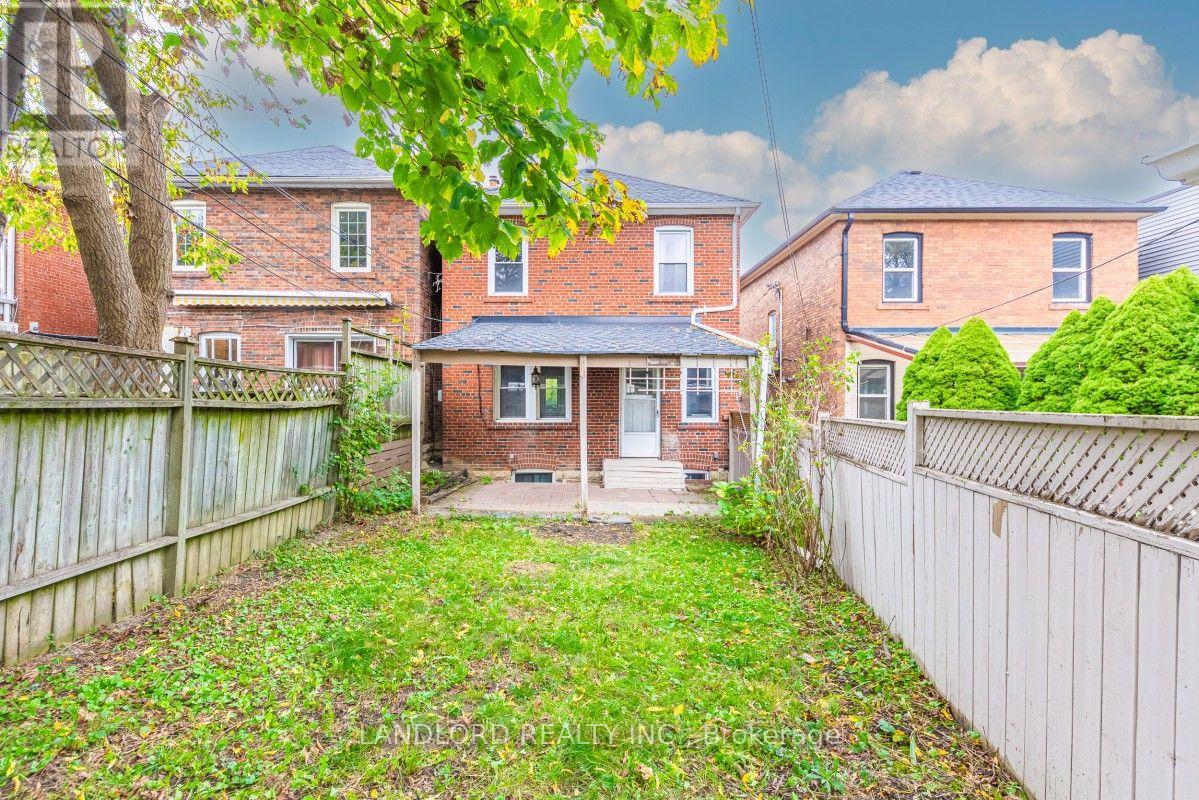 159 Lawrence Avenue W Property Photo 32