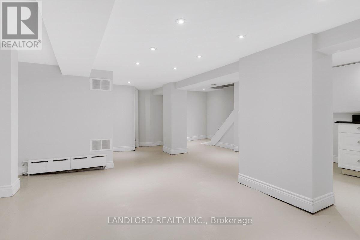 159 Lawrence Avenue W Property Photo 36