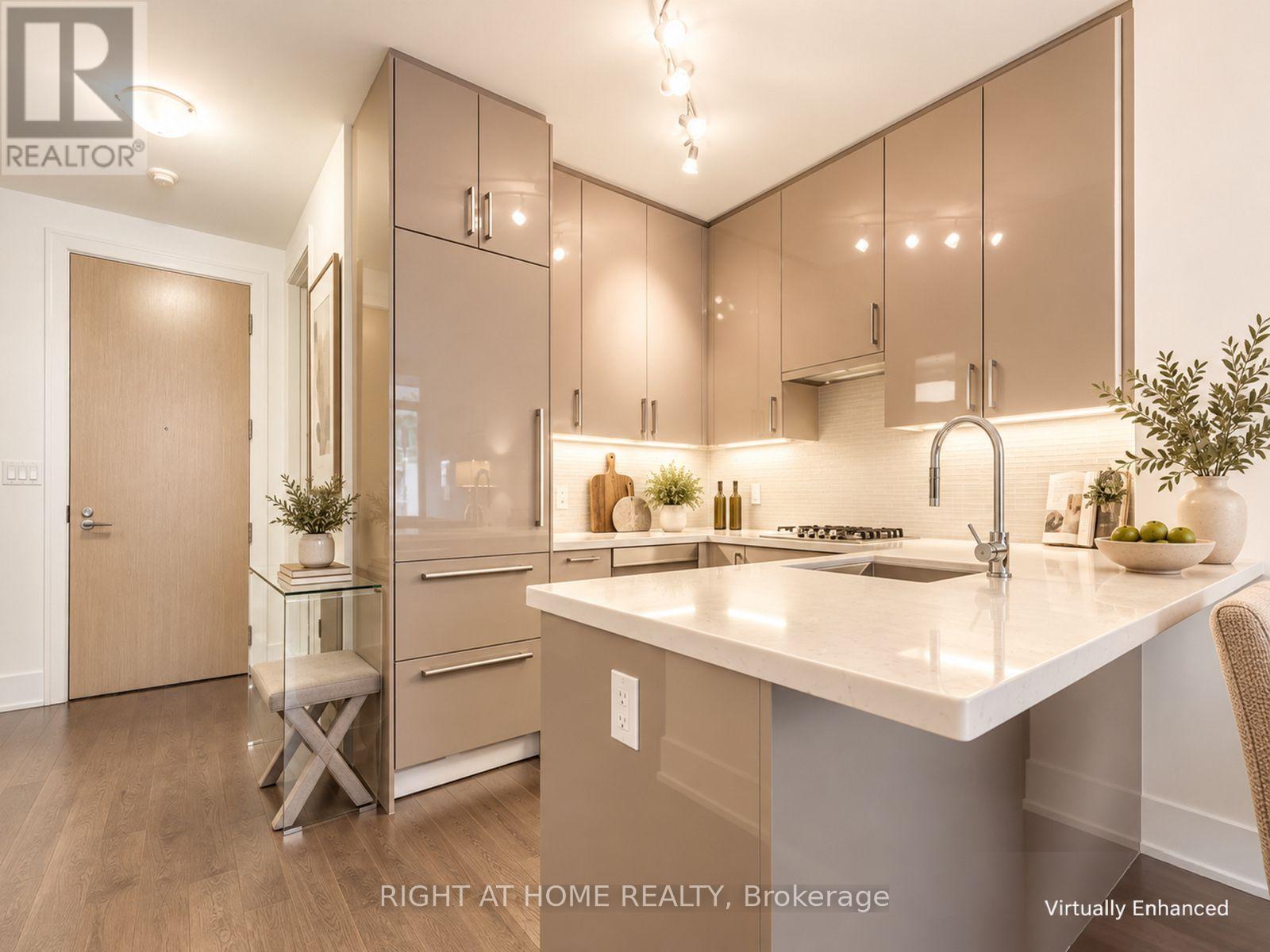 807 - 39 Queens Quay E Property Photo 4