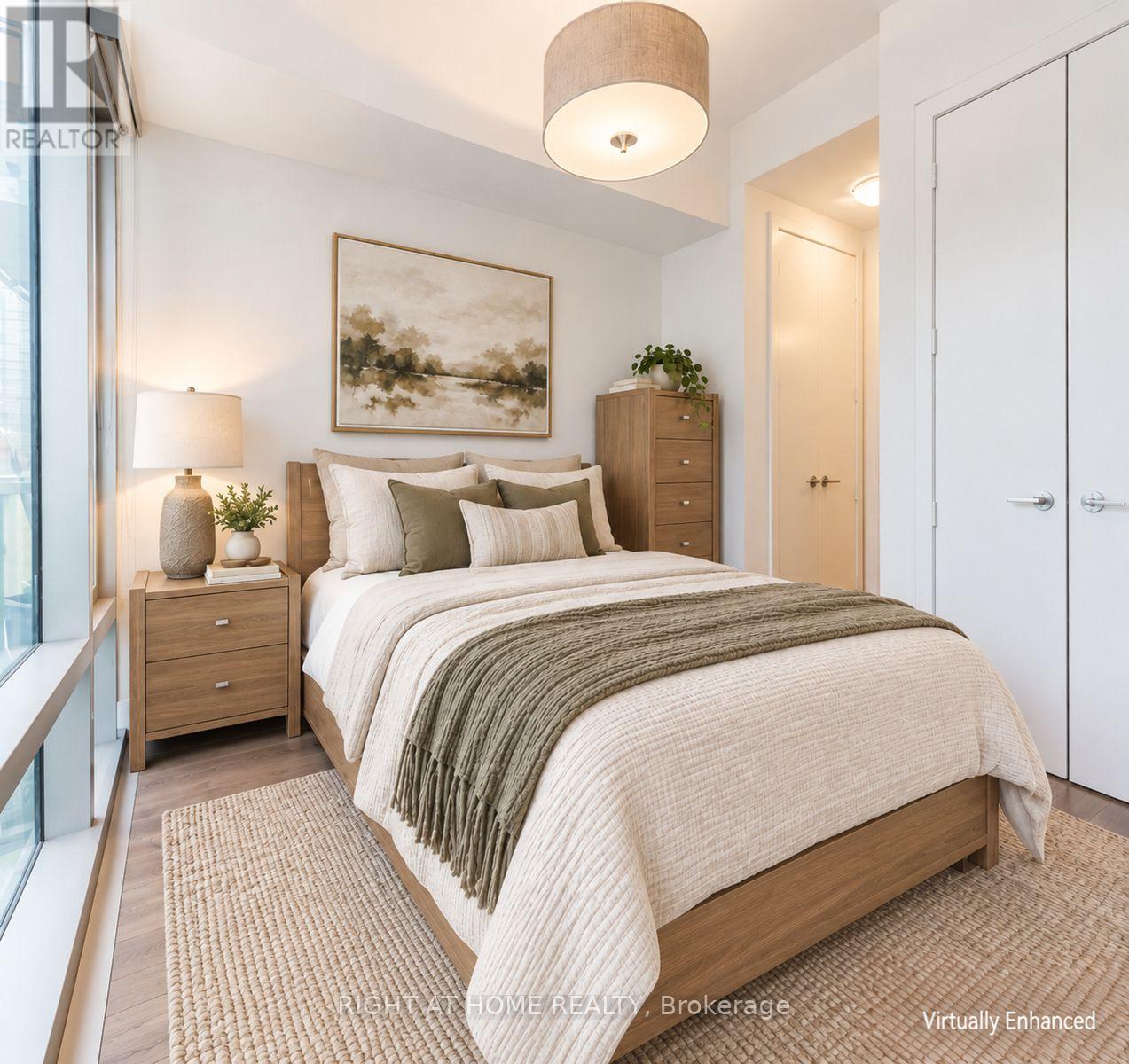 807 - 39 Queens Quay E Property Photo 8