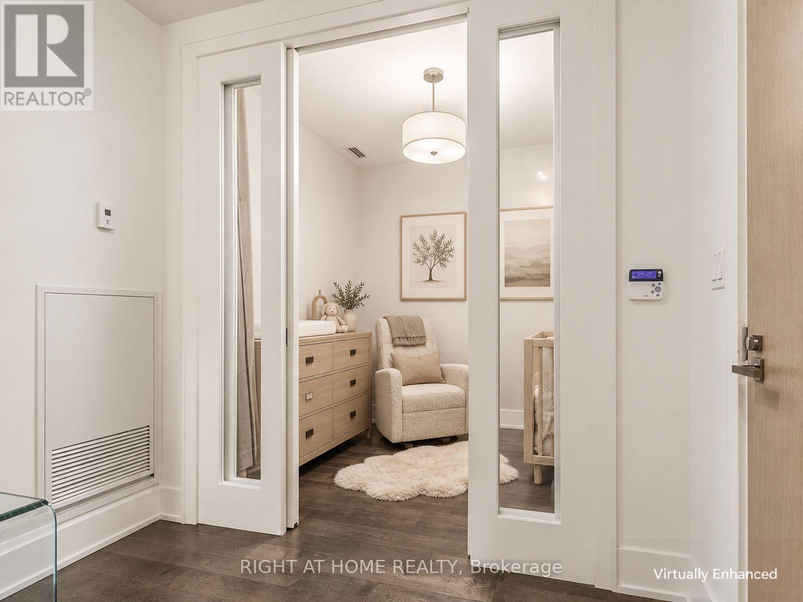 807 - 39 Queens Quay E Property Photo 12