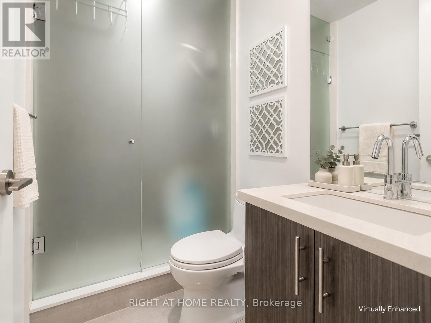 807 - 39 Queens Quay E Property Photo 13