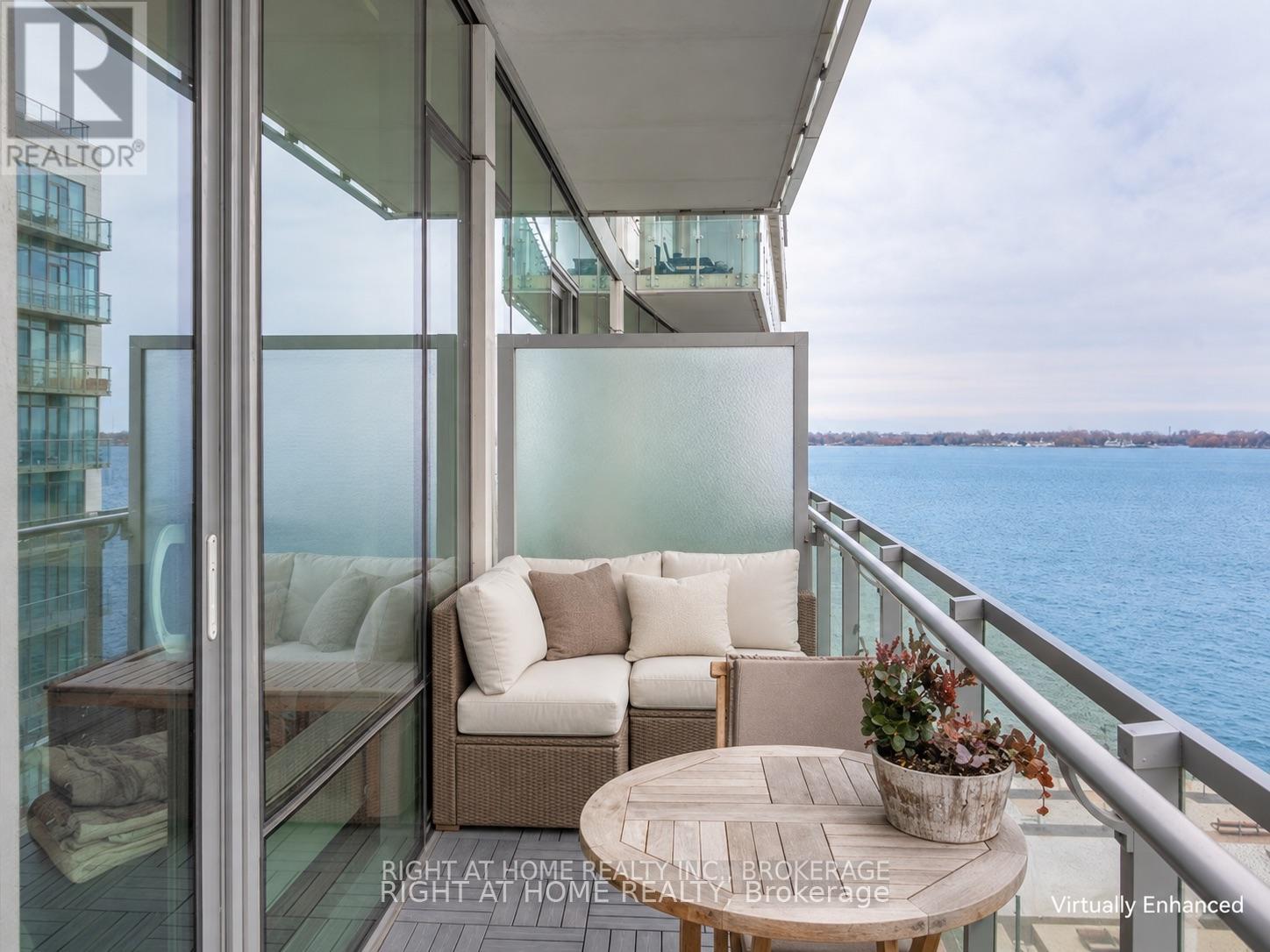 807 - 39 Queens Quay E Property Photo 14