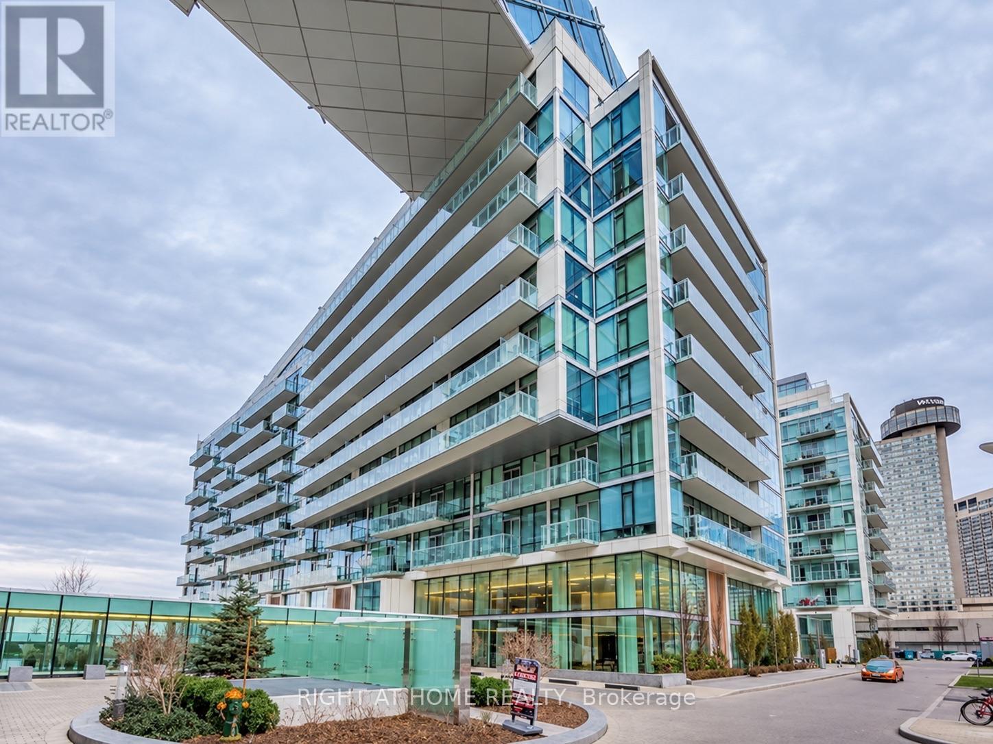 807 - 39 Queens Quay E Property Photo 16