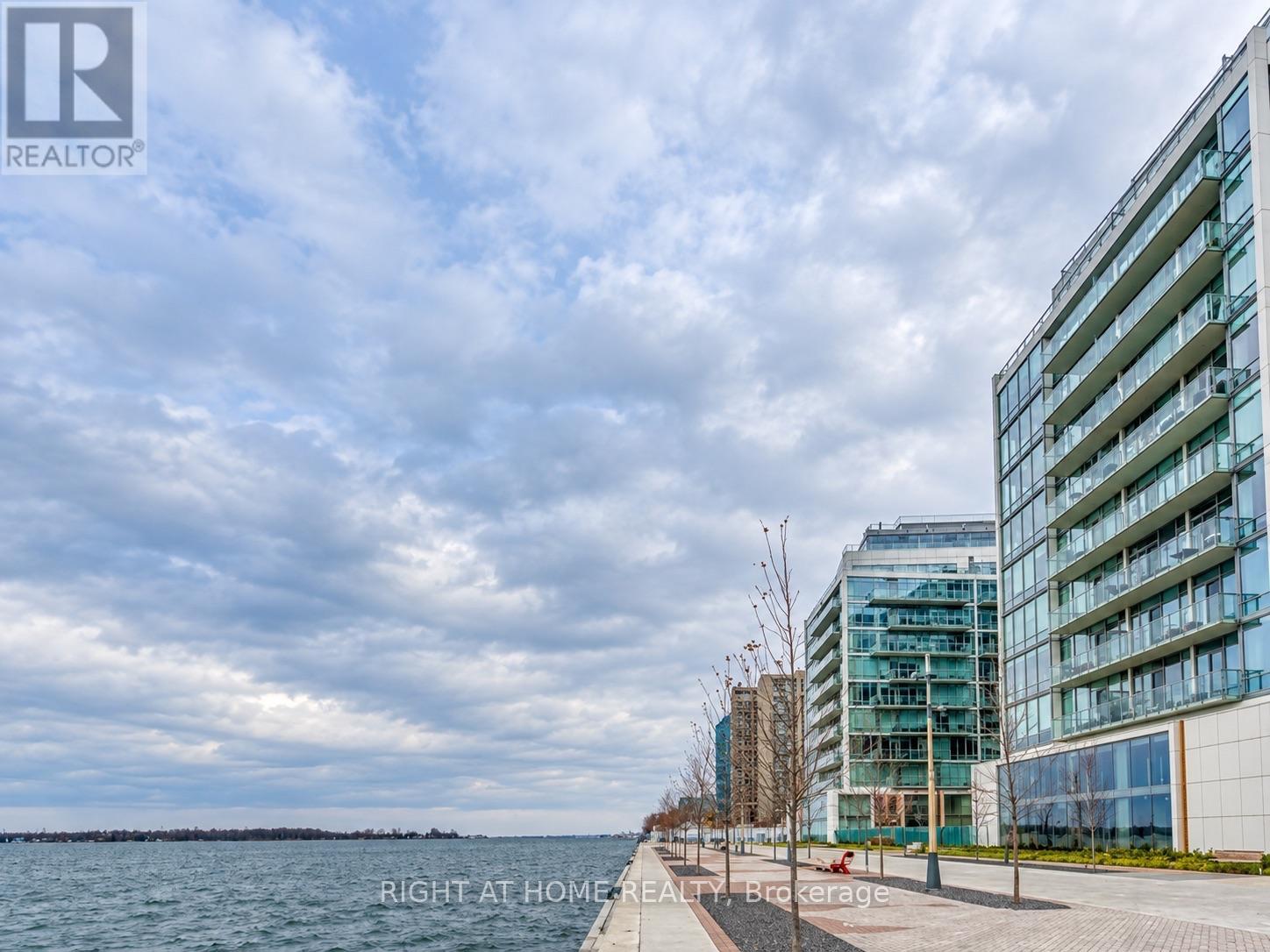 807 - 39 Queens Quay E Property Photo 18