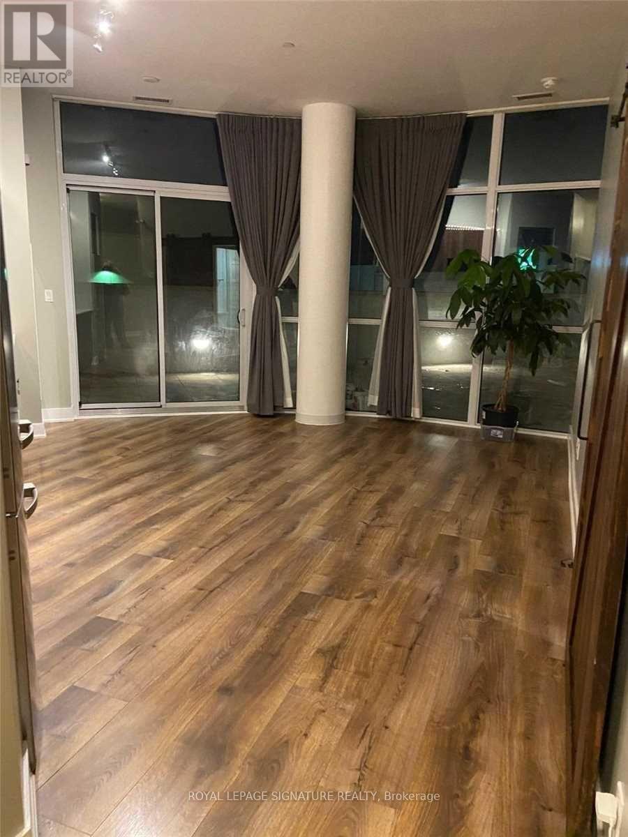 113 - 99 The Donway W Property Photo 5