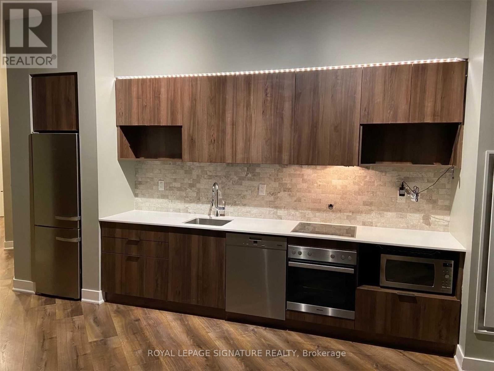 113 - 99 The Donway W Property Photo 7