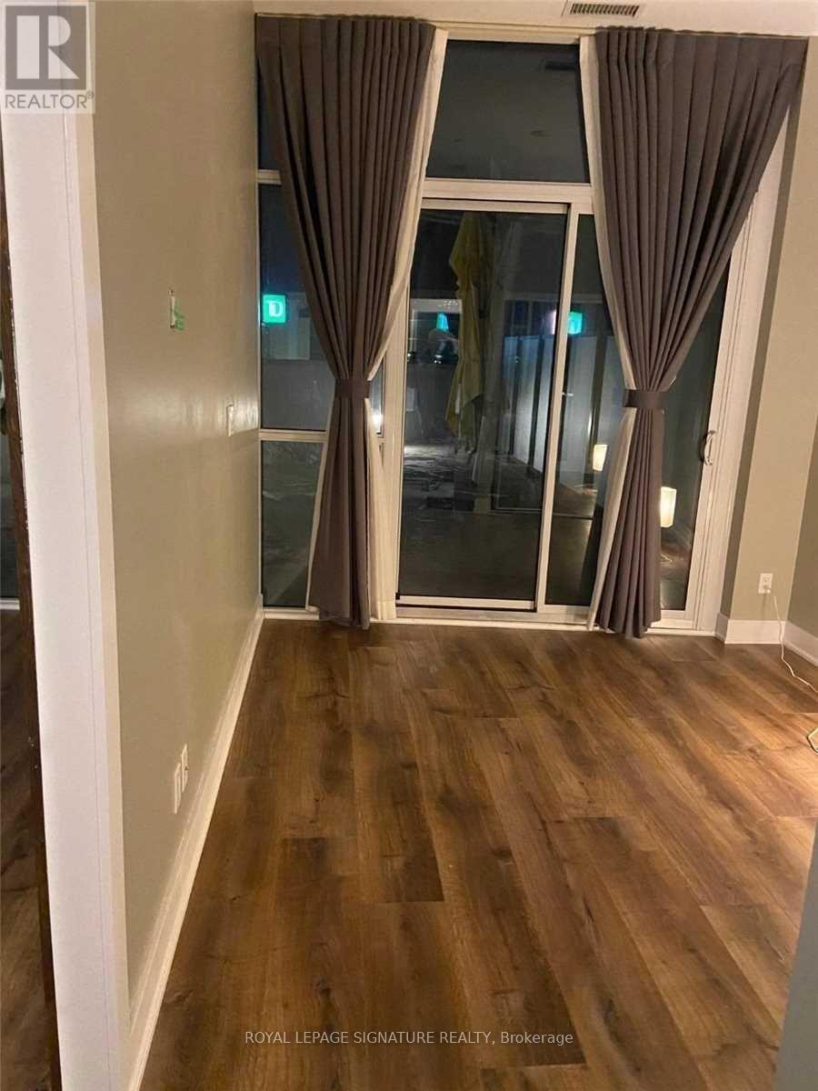 113 - 99 The Donway W Property Photo 14