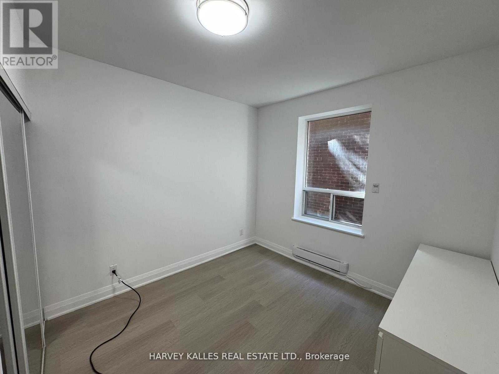 201 - 399 Dupont Street Property Photo 5