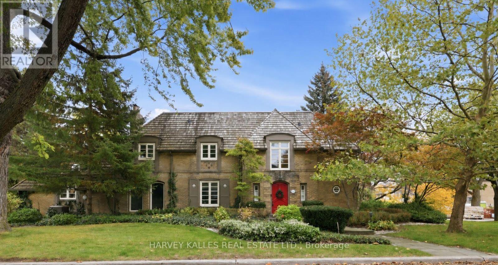 148 Strathallan Boulevard Property Photo 1