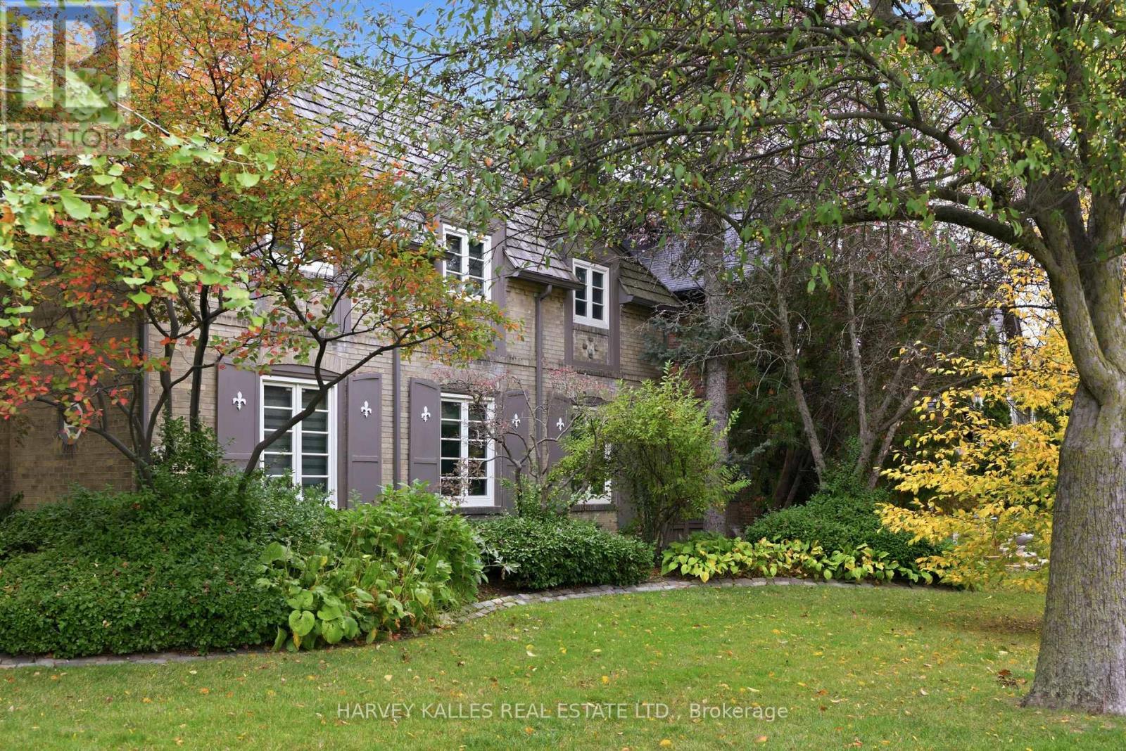 148 Strathallan Boulevard Property Photo 3