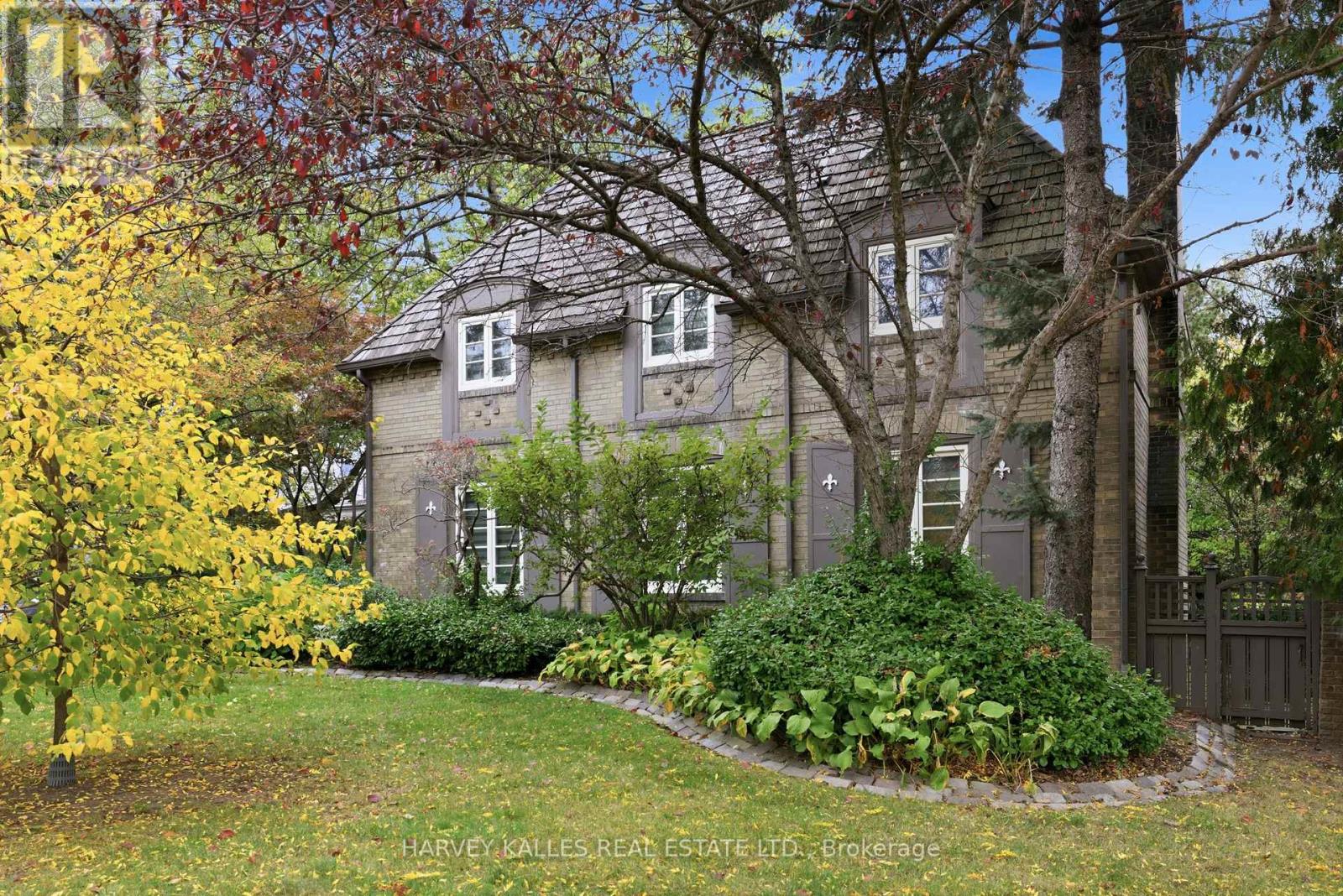 148 Strathallan Boulevard Property Photo 4