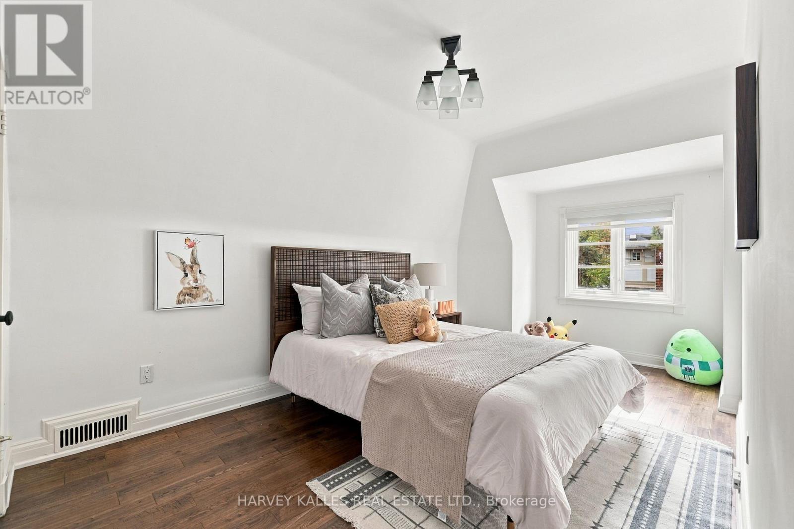 148 Strathallan Boulevard Property Photo 38