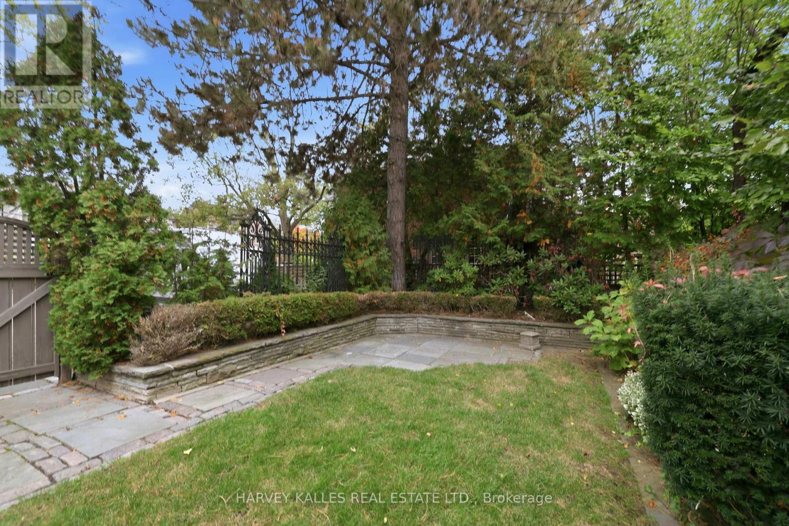 148 Strathallan Boulevard Property Photo 47