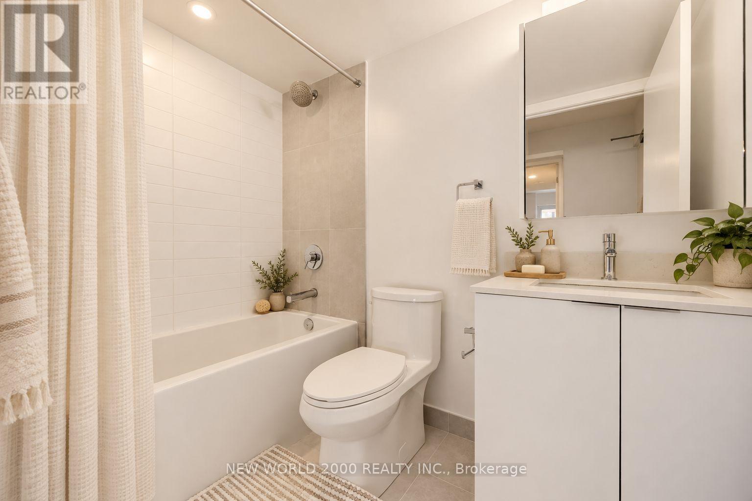1902 - 101 Roehampton Avenue Property Photo 4
