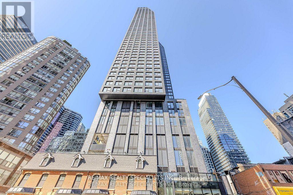 1101 - 8 Wellesley Street W Property Photo 2