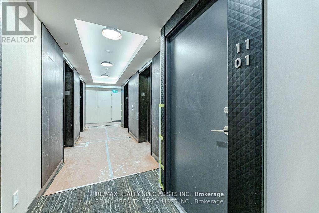 1101 - 8 Wellesley Street W Property Photo 4