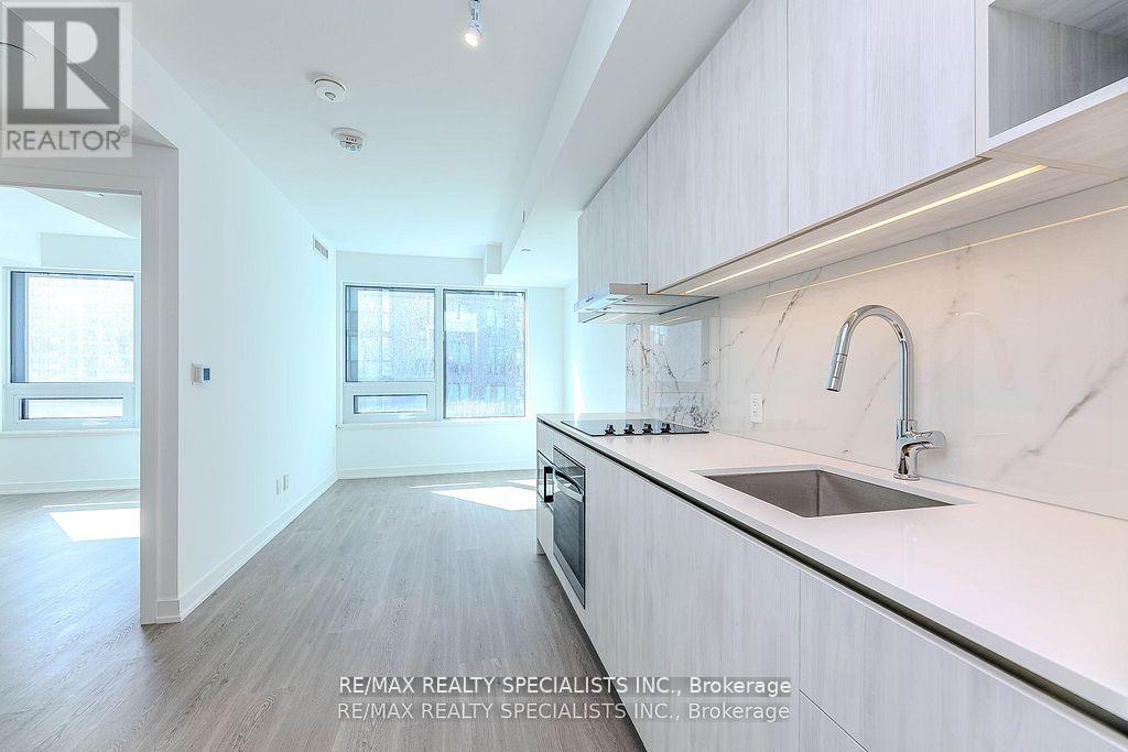 1101 - 8 Wellesley Street W Property Photo 8