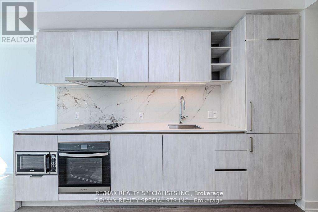 1101 - 8 Wellesley Street W Property Photo 13